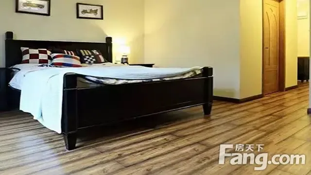 卧室用什么地板好？