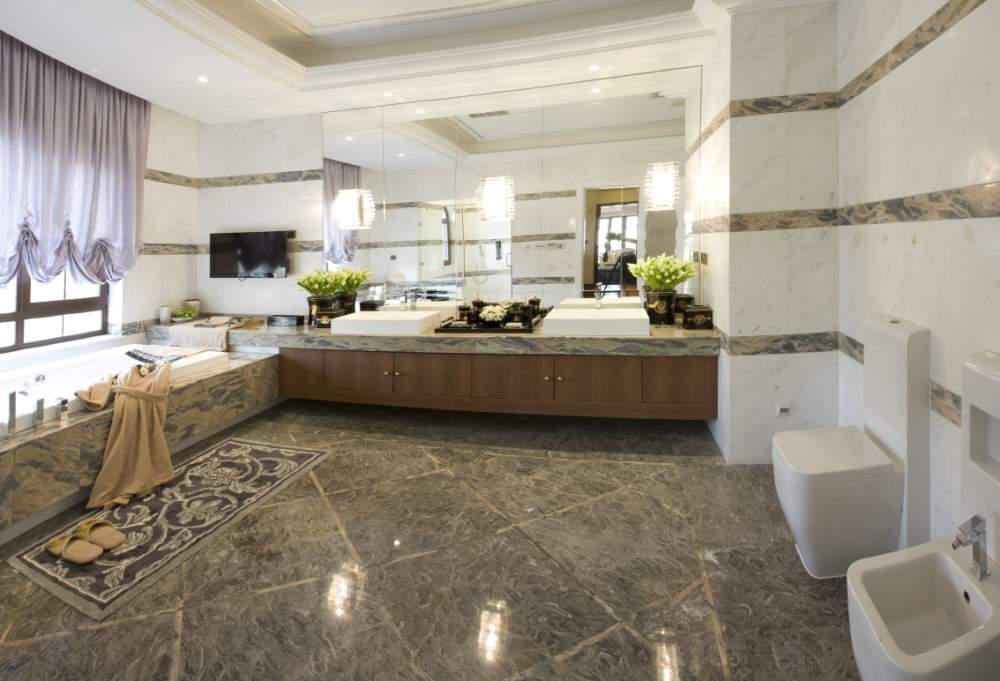 选购地板颜色颜色时不要走进误区——以为深色地板是耐脏的！