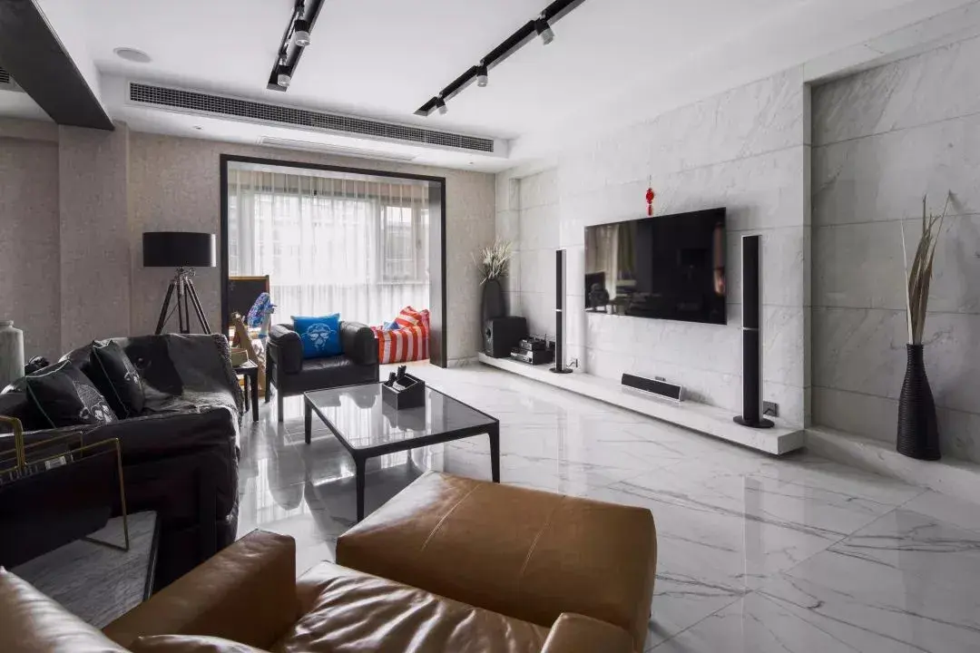 富翔地板之家 - 高品质地板销售与安装服务