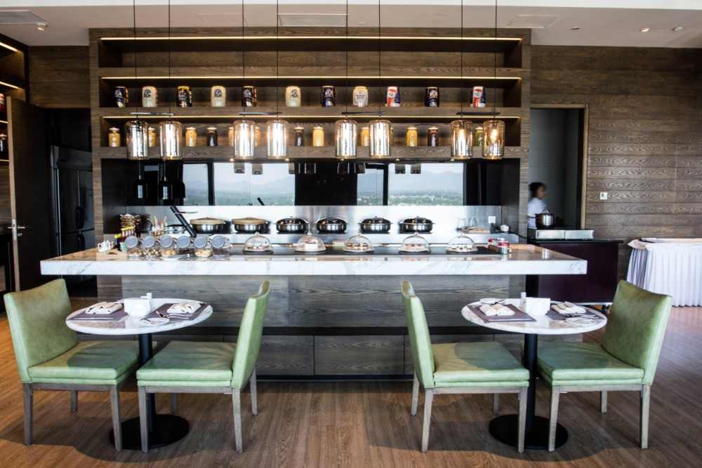 装修时不满足于普通地板，听了朋友建议用这种，入住就后悔了