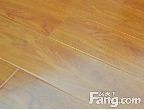 实木地板和强化地板的区别 